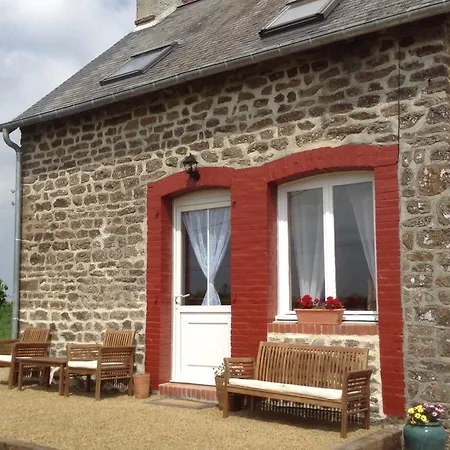 La Perruche Nyaraló Heussé